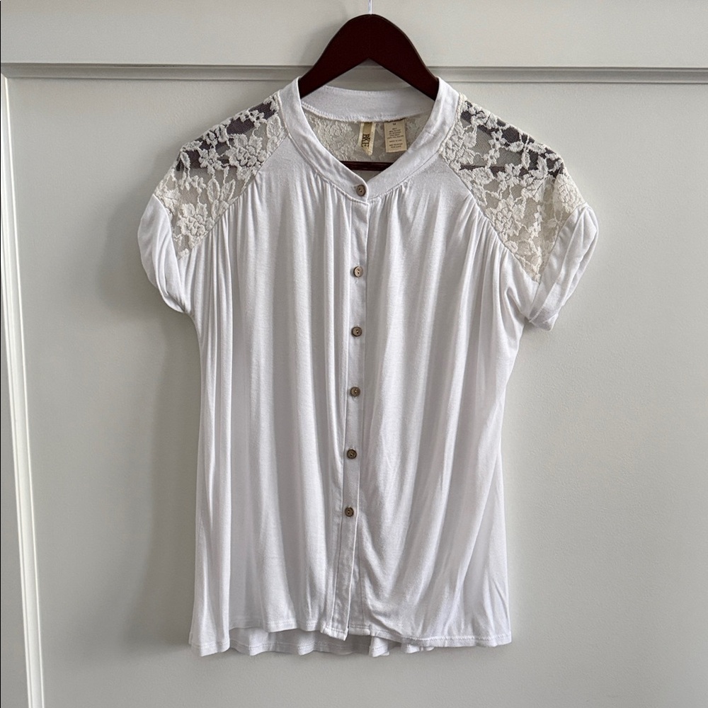 BKE Lace Yoke Button-Front Top • White Cream • Size M • Good Used Condition